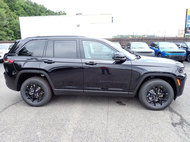 New 2026 Jeep Grand Cherokee Altitude AWD/4WD image 8
