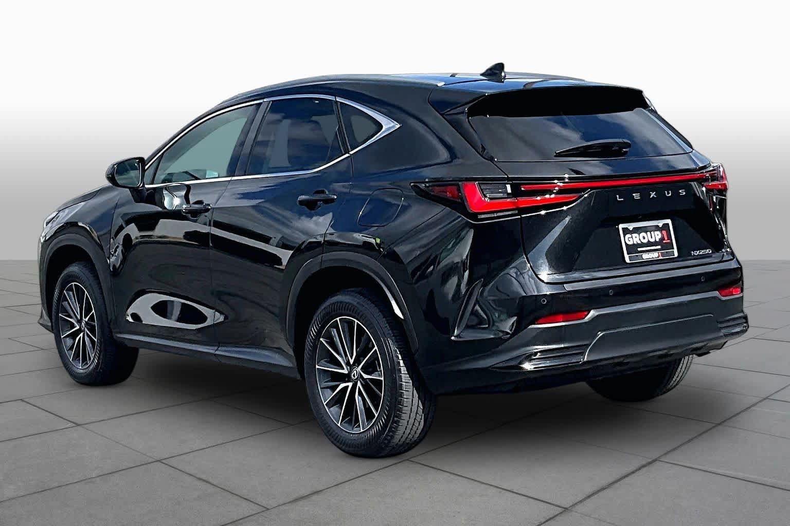 Used 2025 Lexus NX 250 FWD image 11