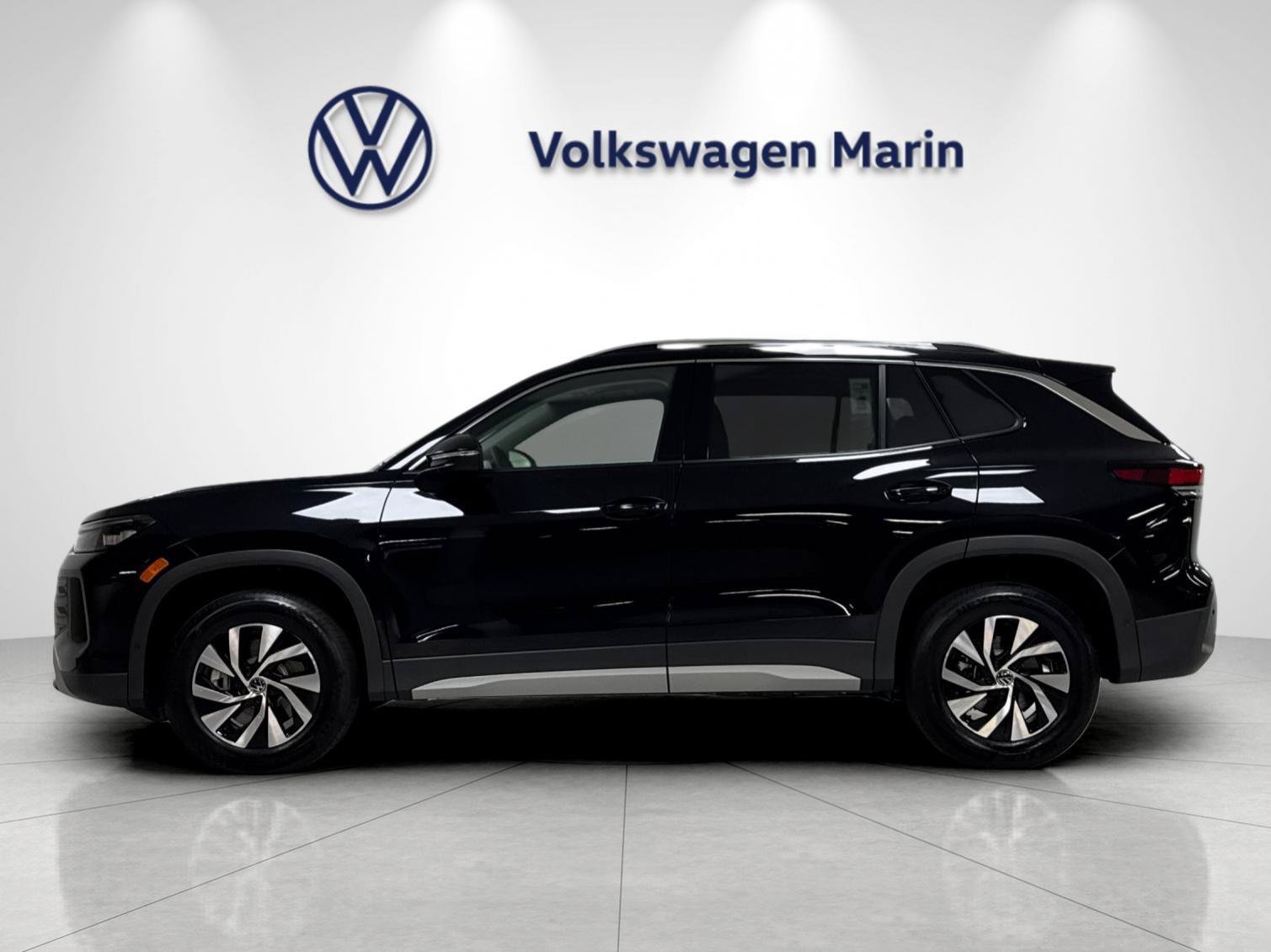New 2026 Volkswagen Tiguan S AWD/4WD image 2