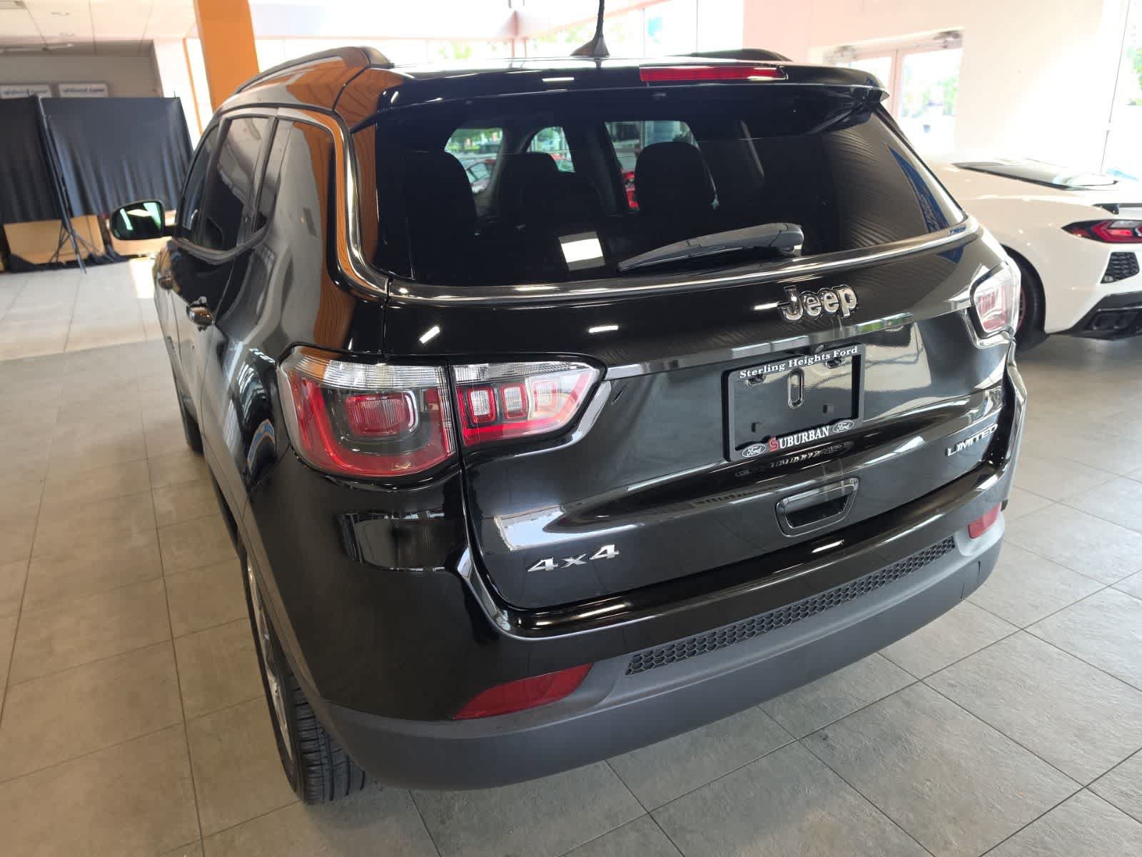 Used 2019 Jeep Compass Limited AWD/4WD image 10