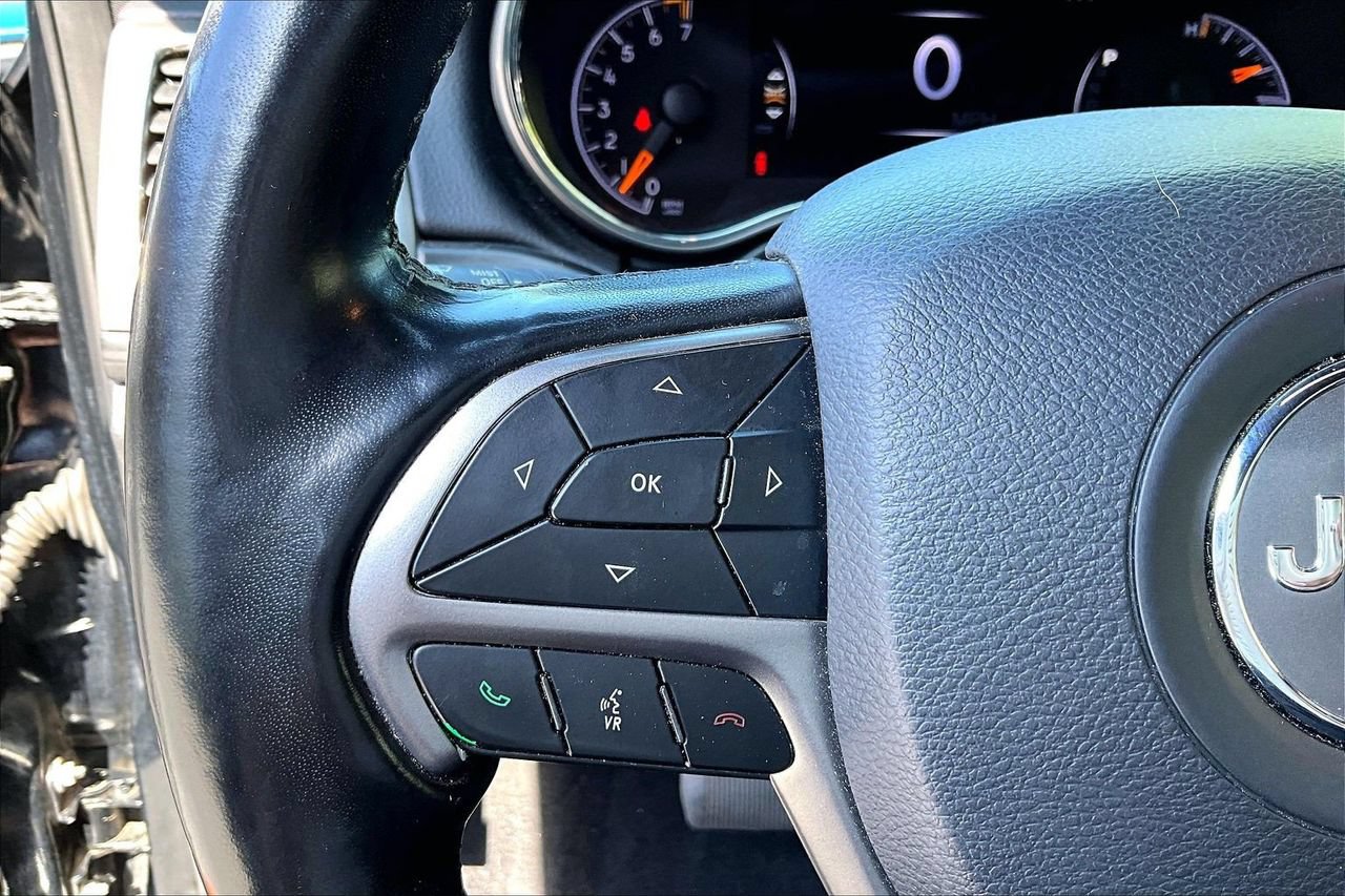 Certified 2020 Jeep Grand Cherokee Altitude AWD/4WD image 26