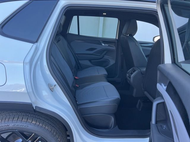 New 2026 Volkswagen Tiguan SE R-Line FWD image 26