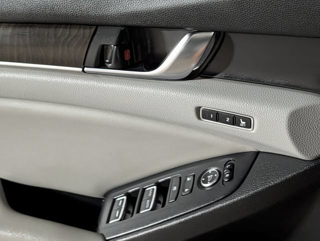 Used 2019 Honda Accord Touring image 24