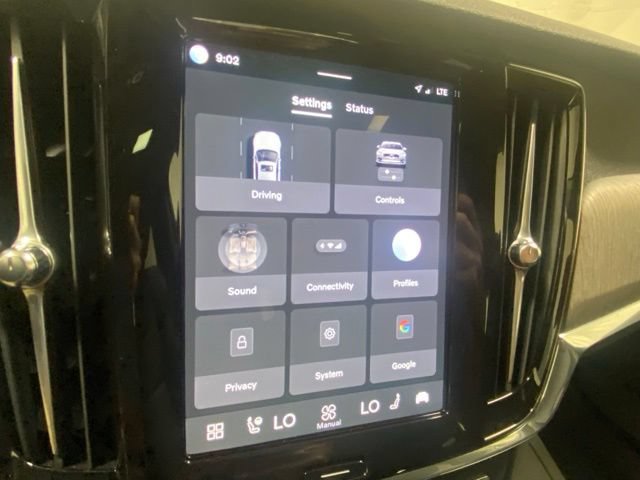 Used 2025 Volvo S90 T8 Plus AWD/4WD image 21