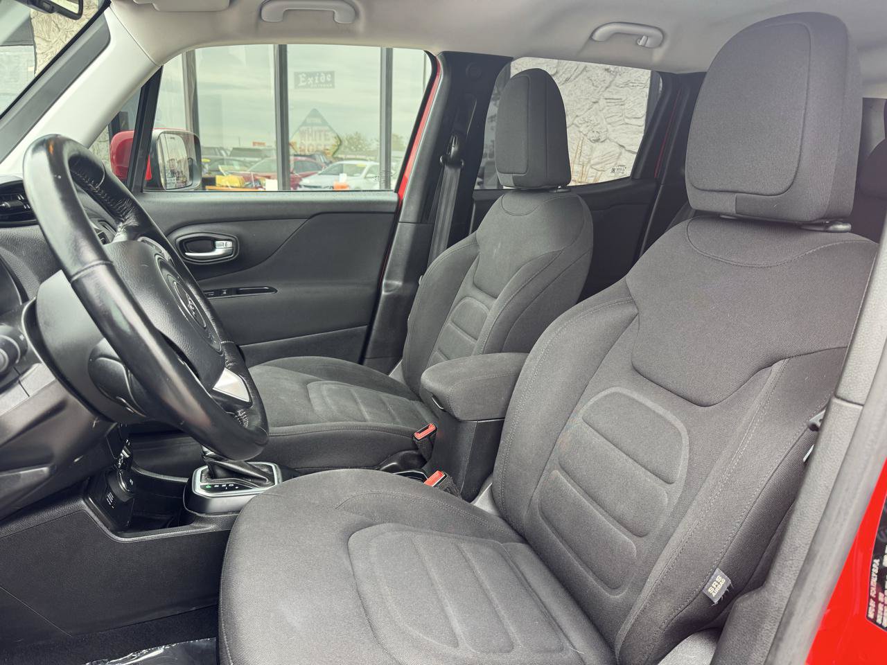 Used 2018 Jeep Renegade Latitude w/ Cold Weather Group AWD/4WD image 2