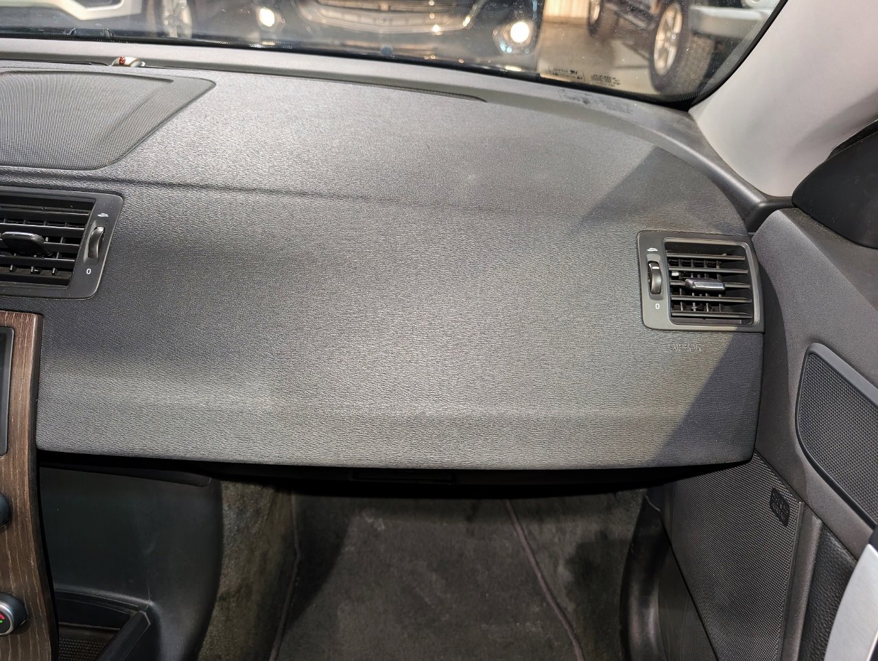 Used 2013 Volvo C70 T5 image 31