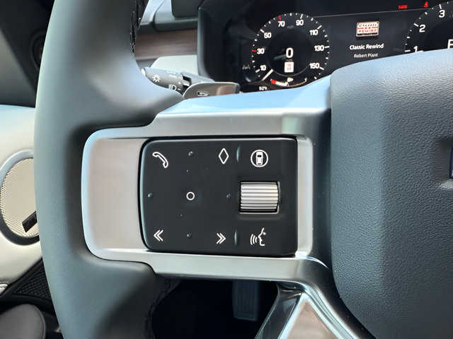 Certified 2025 Land Rover Discovery S AWD/4WD image 20