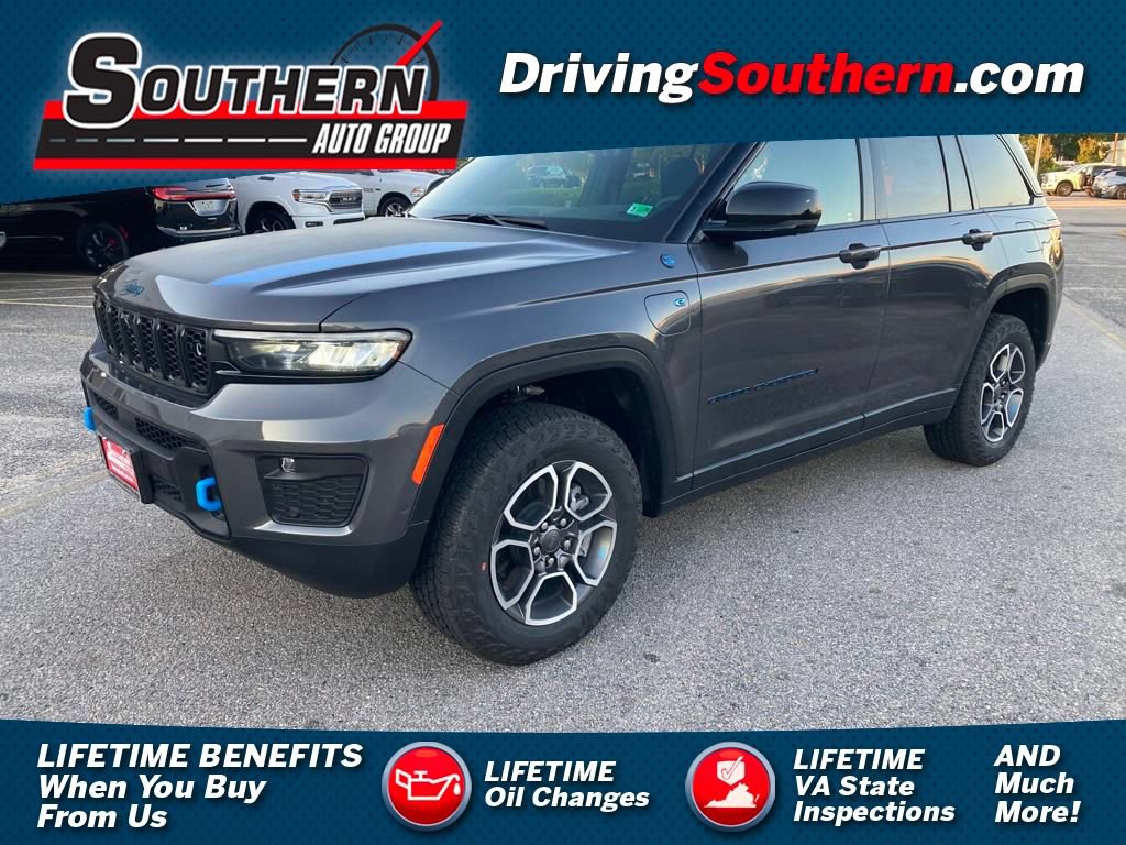 New 2024 Jeep Grand Cherokee Trailhawk w/ Advanced Protech Group II AWD/4WD 360° Tour
