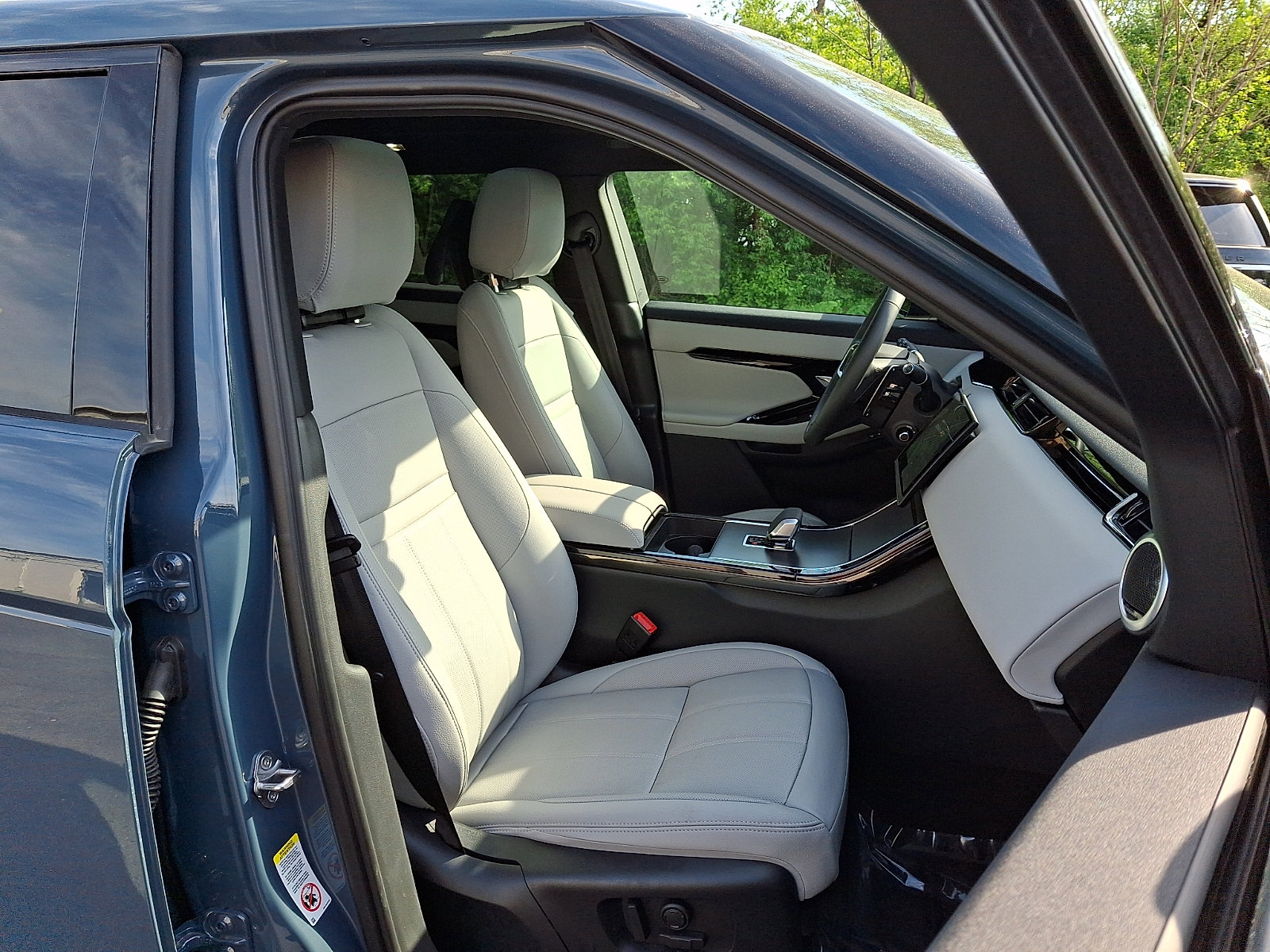 Used 2026 Land Rover Range Rover Evoque S AWD/4WD image 3