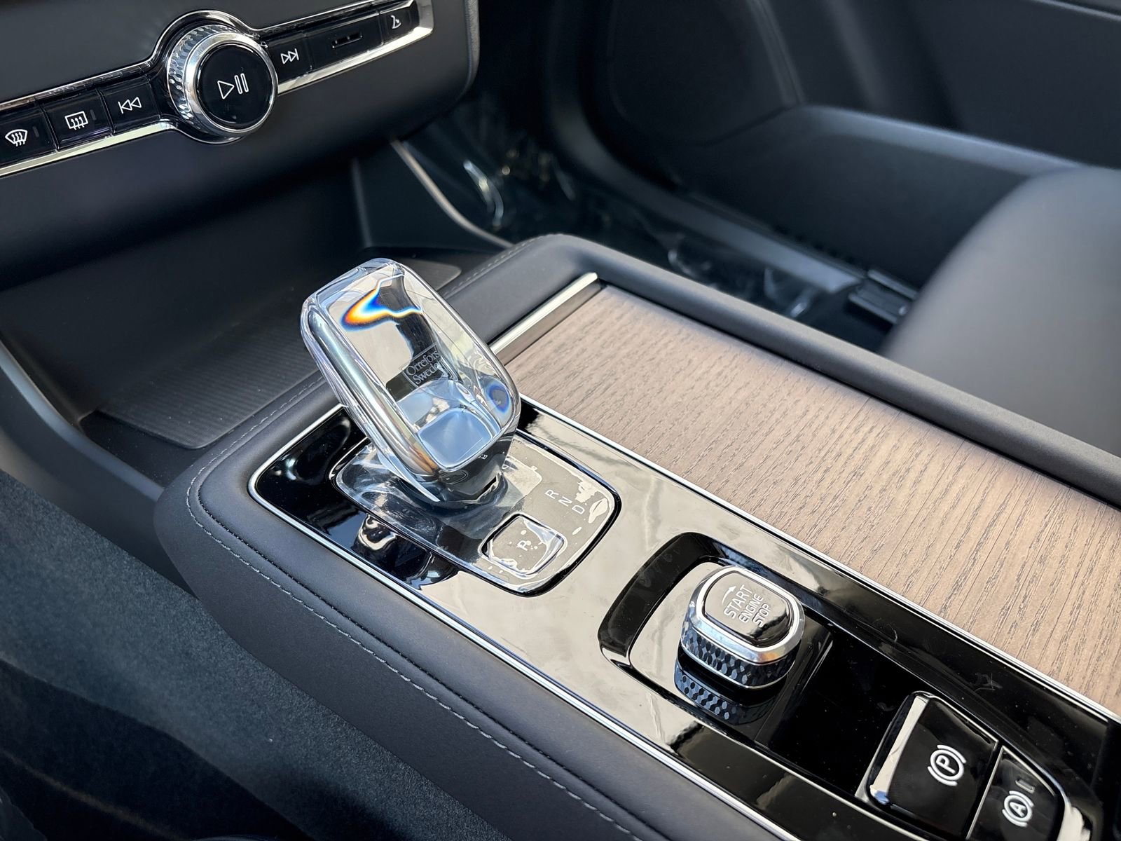 New 2026 Volvo XC90 B6 Plus w/ Protection Package Premier image 29