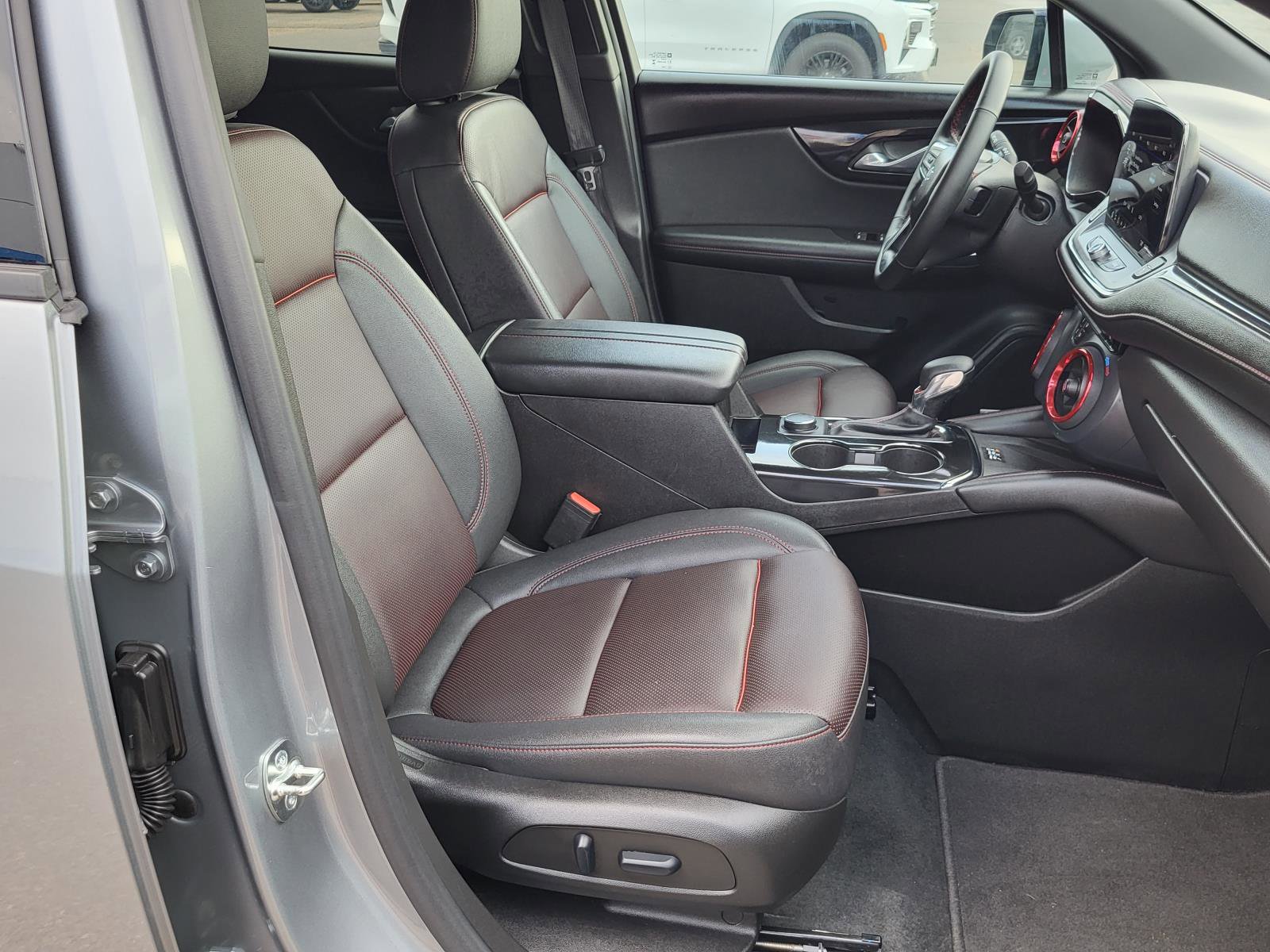 Used 2025 Chevrolet Blazer RS FWD image 10