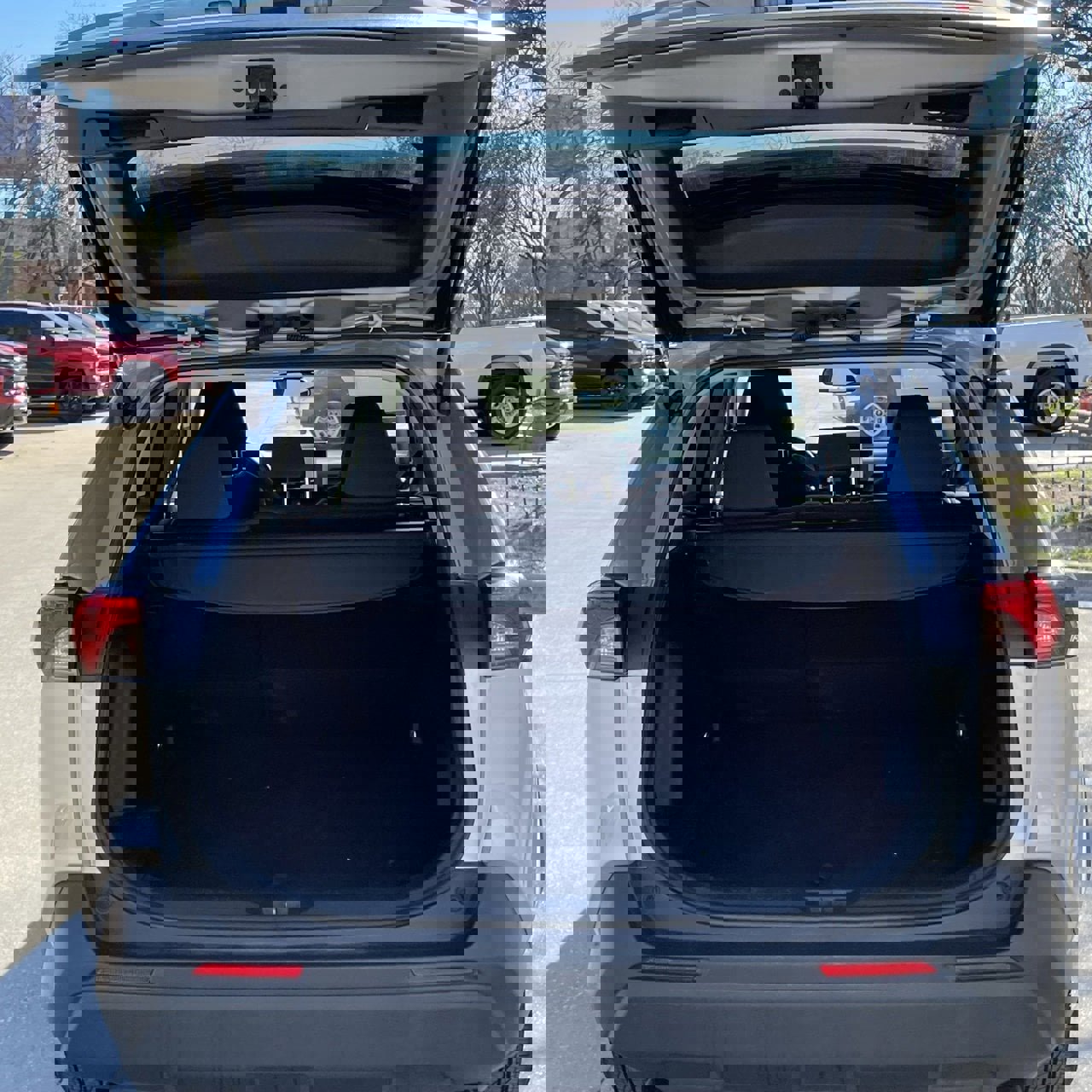 Used 2025 Toyota RAV4 XLE image 25