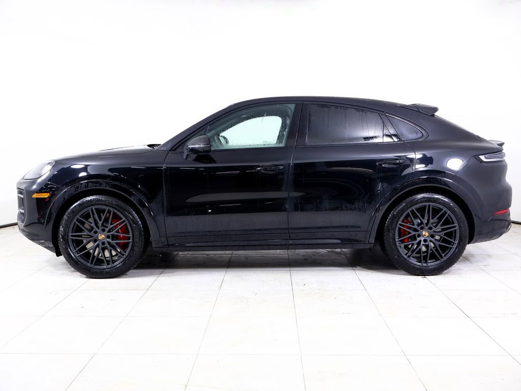 New 2026 Porsche Cayenne GTS image 2