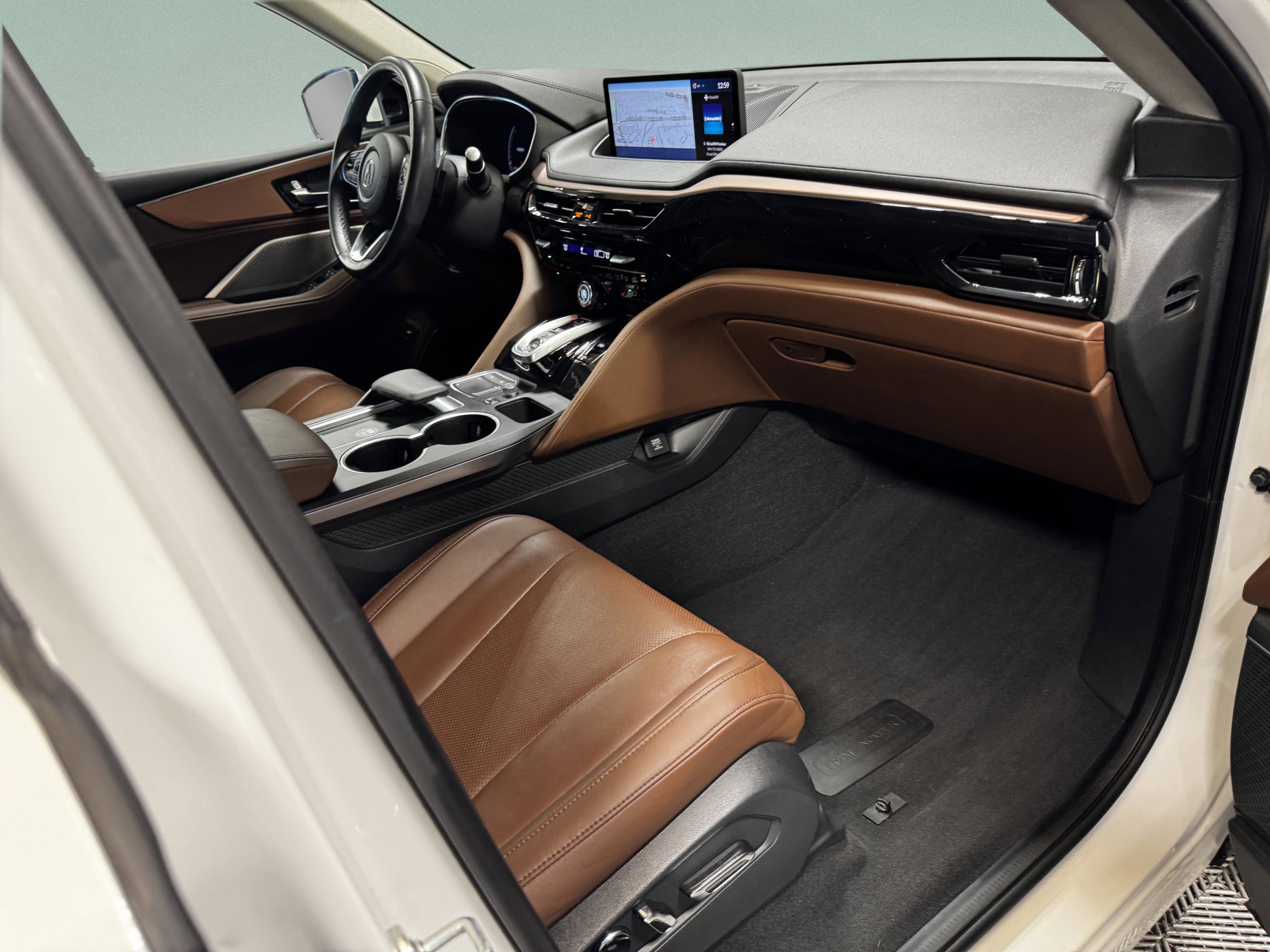 Certified 2023 Acura MDX FWD w/ Technology Package image 11