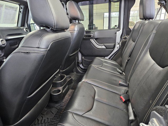 Used 2016 Jeep Wrangler Unlimited Rubicon AWD/4WD image 9