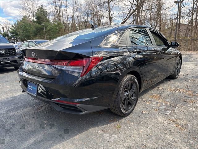 Certified 2023 Hyundai Elantra SEL image 3