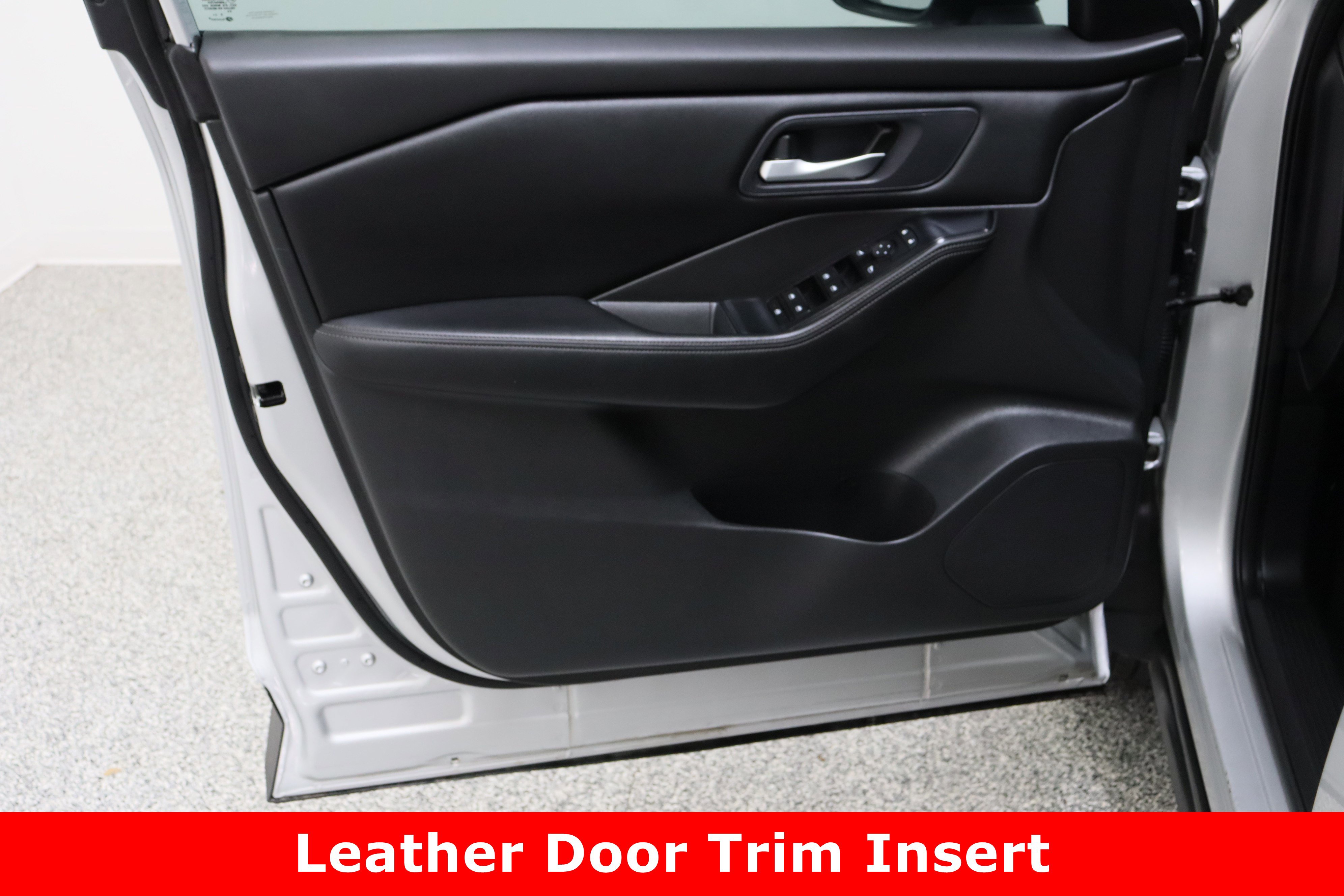 Used 2024 Nissan Rogue SV image 12