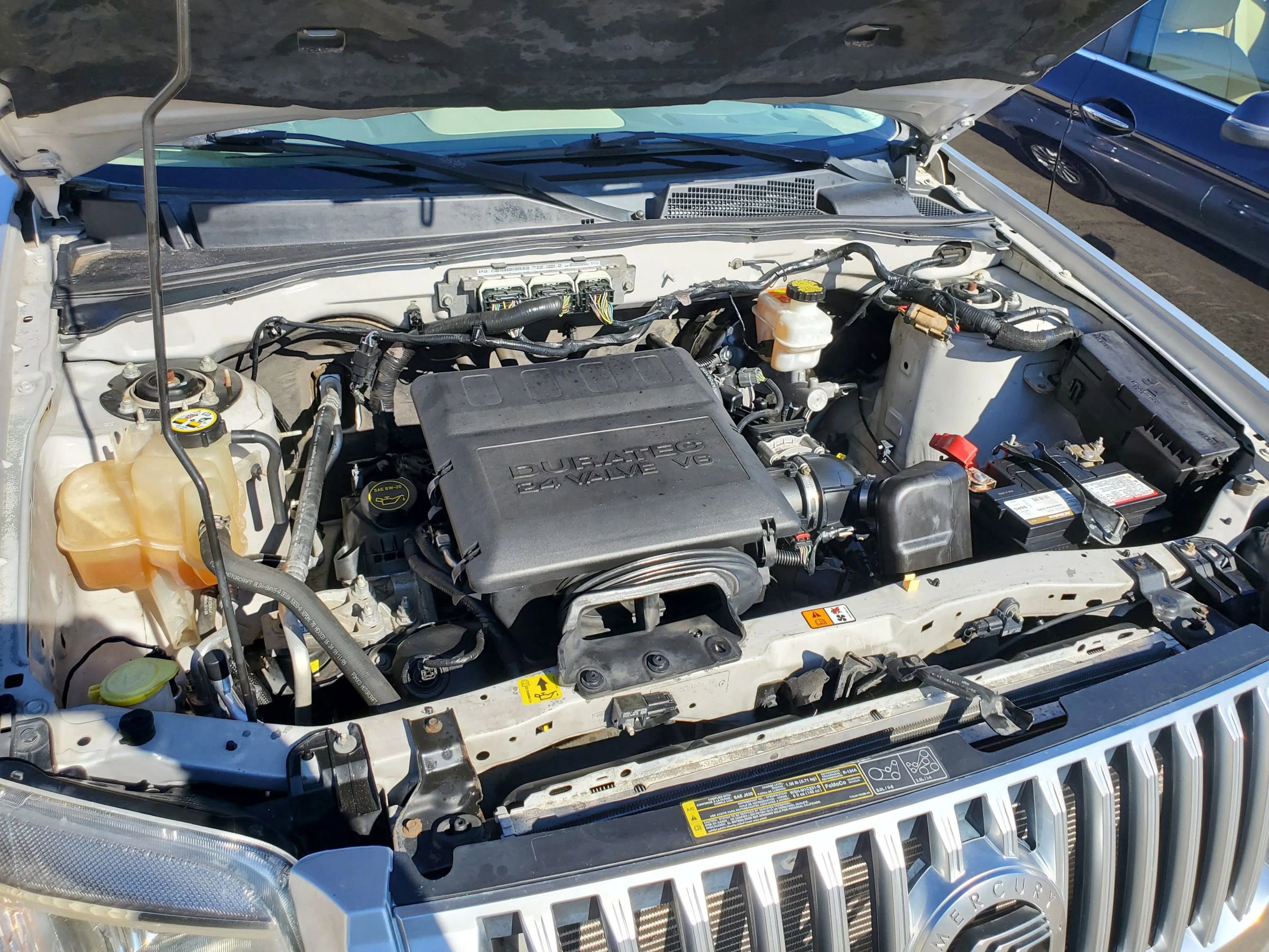 Used 2010 Mercury Mariner Premier image 36