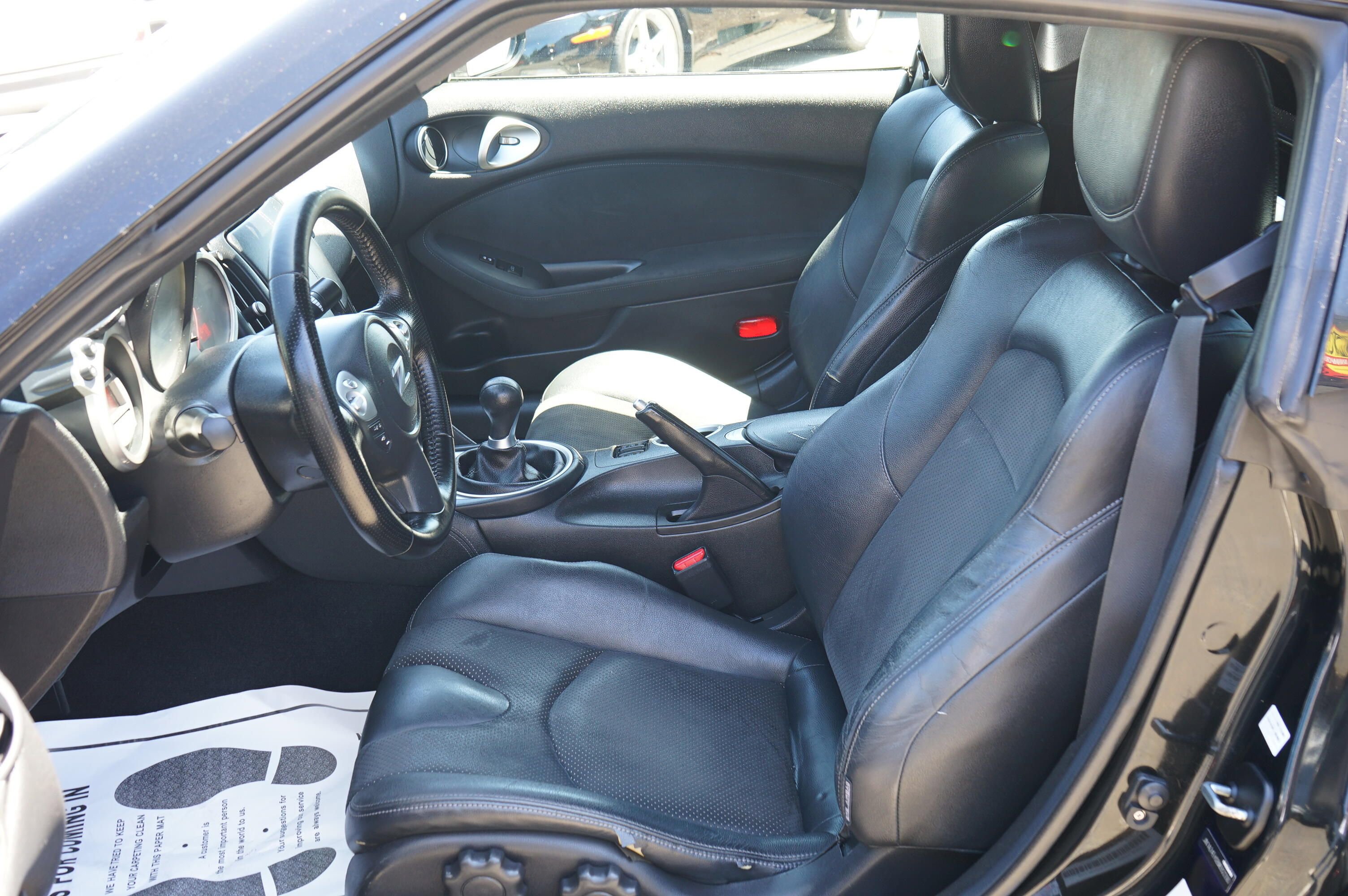 Used 2011 Nissan 370Z Touring w/ Sport Pkg RWD image 13