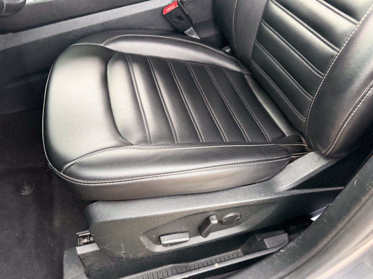 Used 2022 Ford Edge SEL AWD/4WD image 32