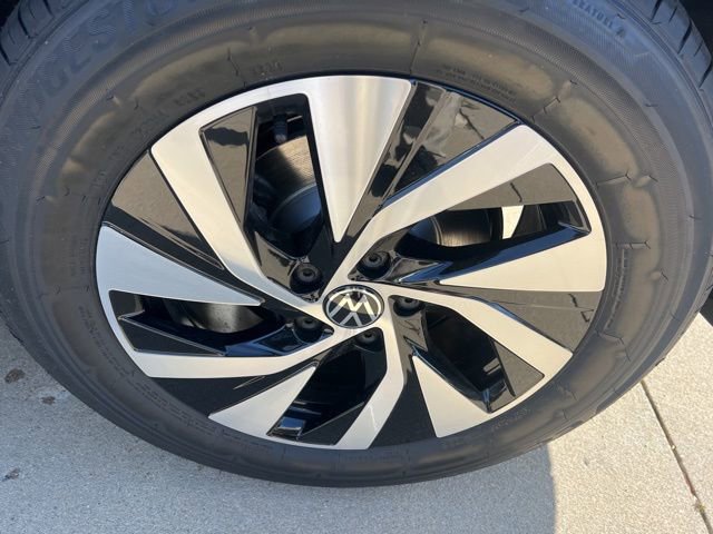 New 2025 Volkswagen Tiguan S image 10