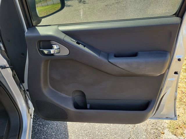 Used 2013 Nissan Frontier SV RWD image 31