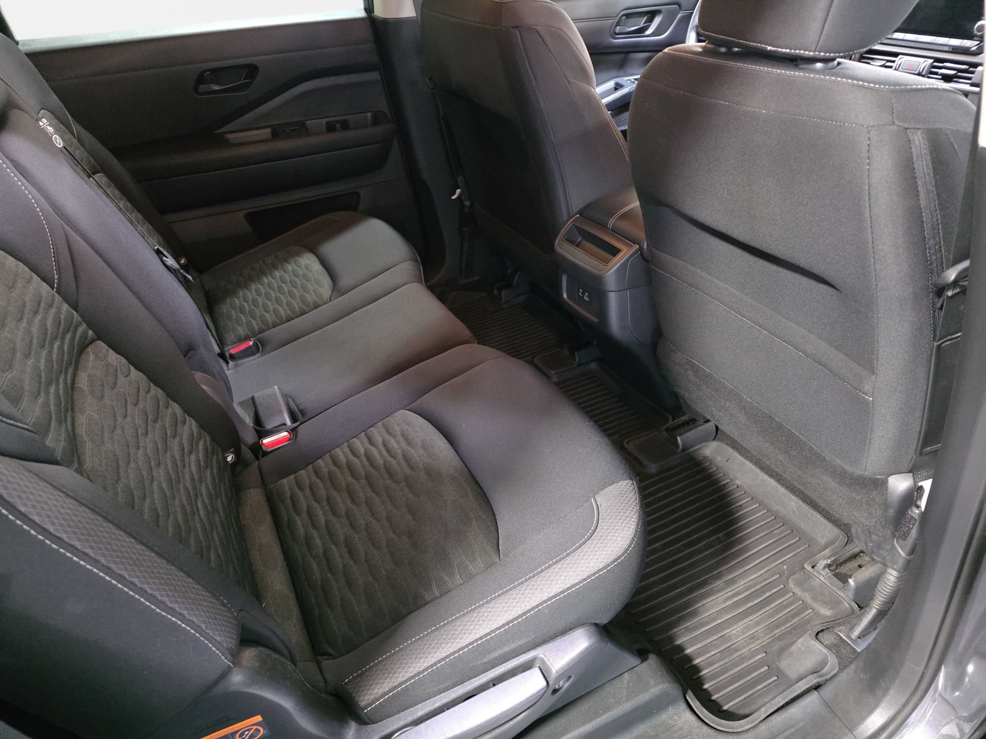 Used 2023 Nissan Pathfinder S AWD/4WD image 11