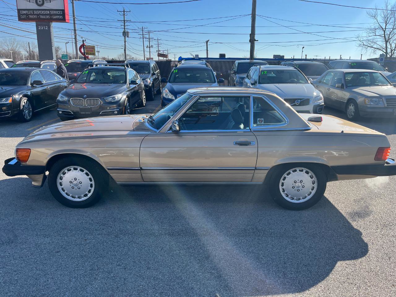 Used 1987 Mercedes-Benz 560 SL image 2