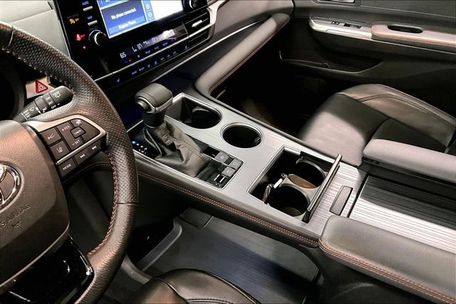 Used 2022 Toyota Sienna XSE image 15