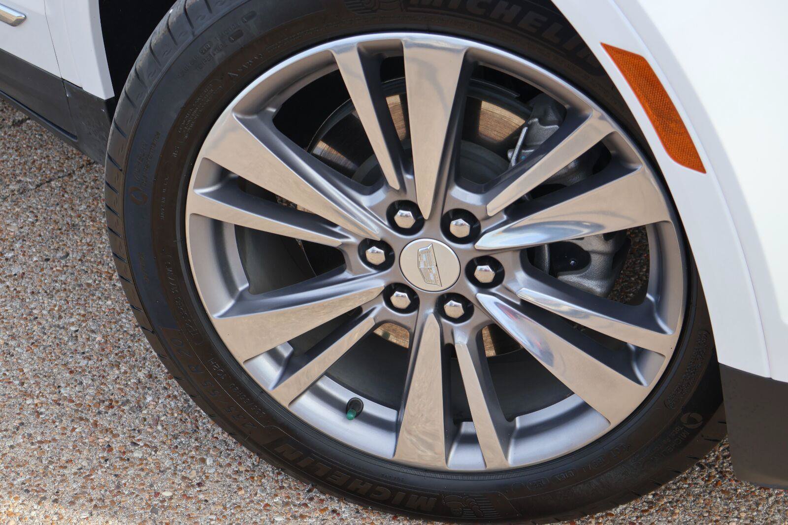 Used 2024 Cadillac XT5 Premium Luxury FWD image 9