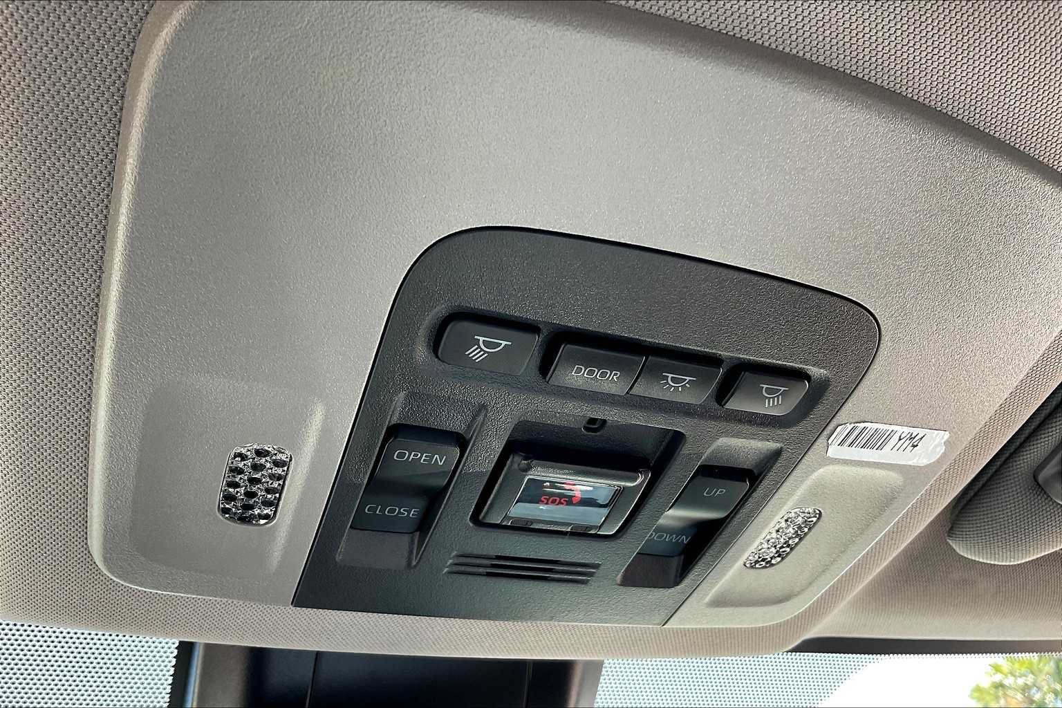 Used 2022 Toyota Camry XLE w/ Navigation Upgrade Package FWD image 30