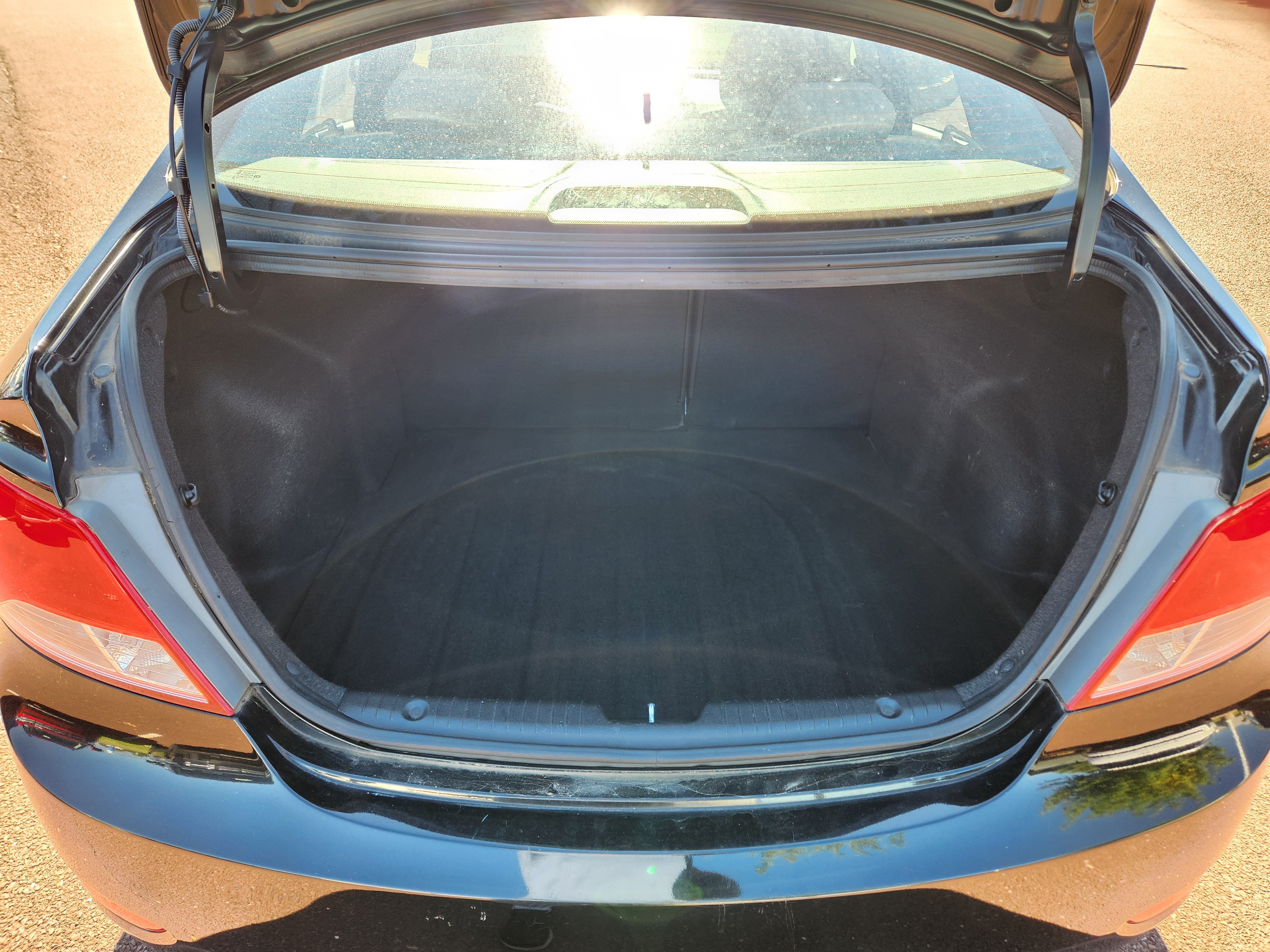 Used 2015 Hyundai Accent GLS w/ Option Group 02 FWD image 8