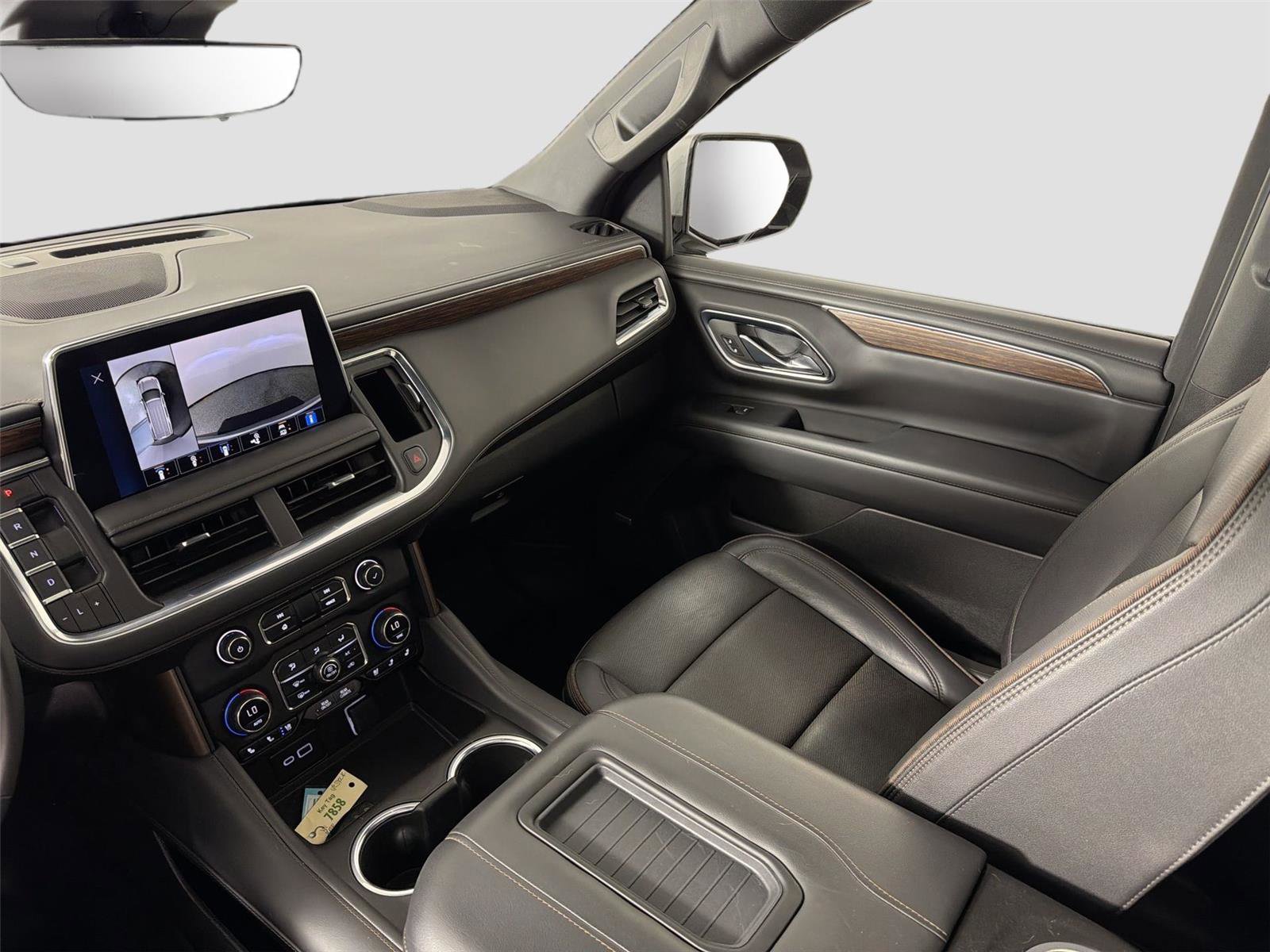 Used 2024 Chevrolet Suburban High Country image 24