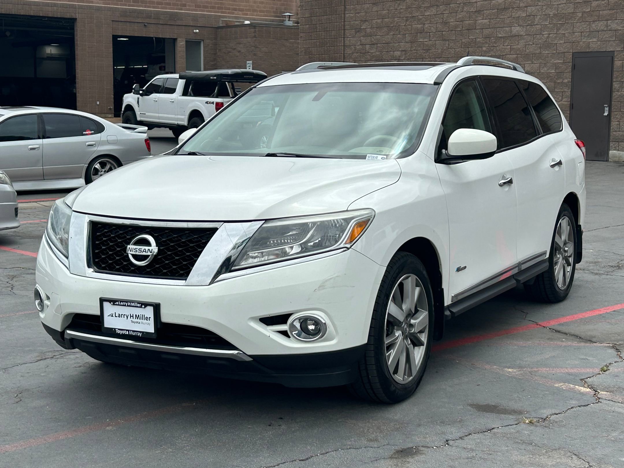 Used 2014 Nissan Pathfinder Platinum w/ Platinum Premium Package