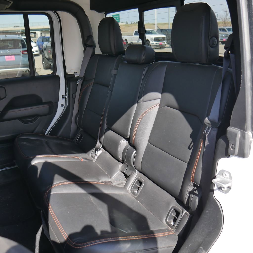 Used 2021 Jeep Gladiator Mojave AWD/4WD image 6