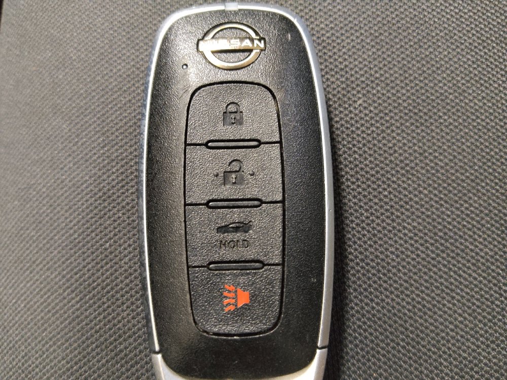 Used 2021 Nissan Versa SV FWD image 32