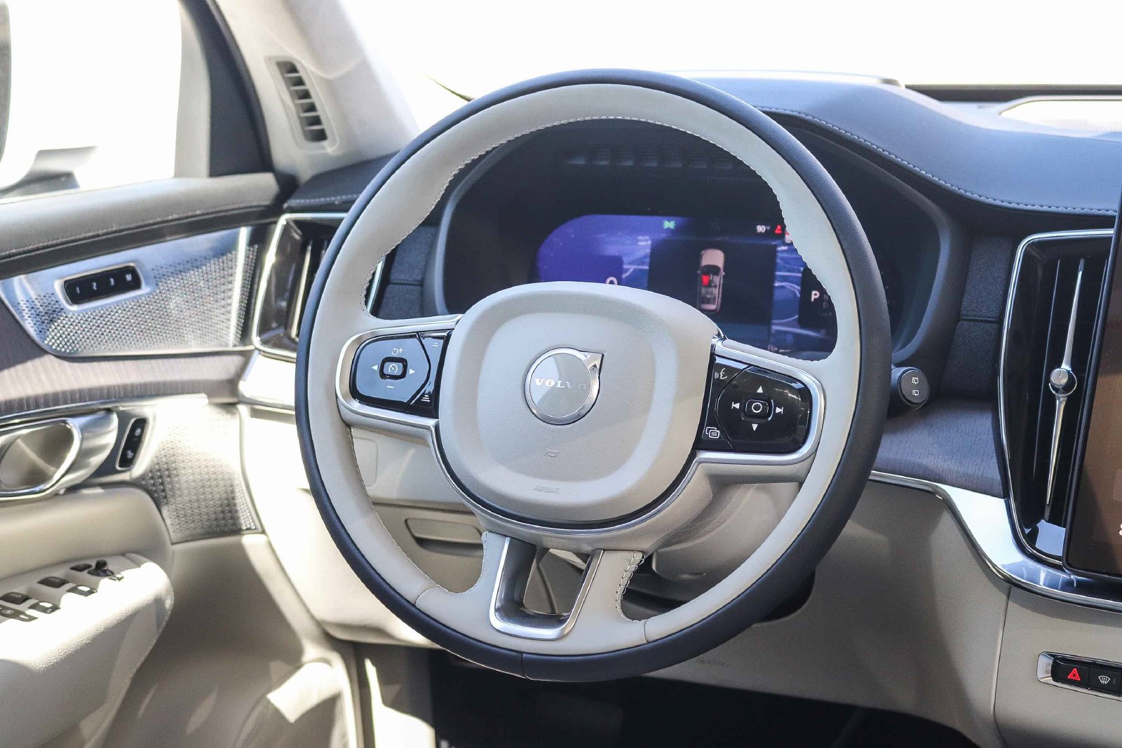 New 2027 Volvo XC90 B6 Ultra AWD/4WD image 15