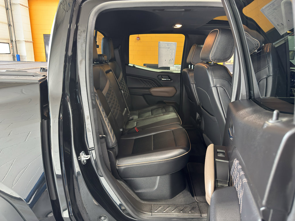 Used 2024 GMC Canyon Denali AWD/4WD image 19