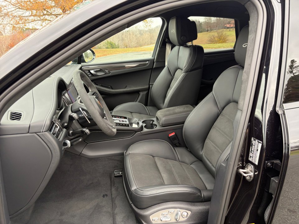 New 2026 Porsche Macan GTS image 5