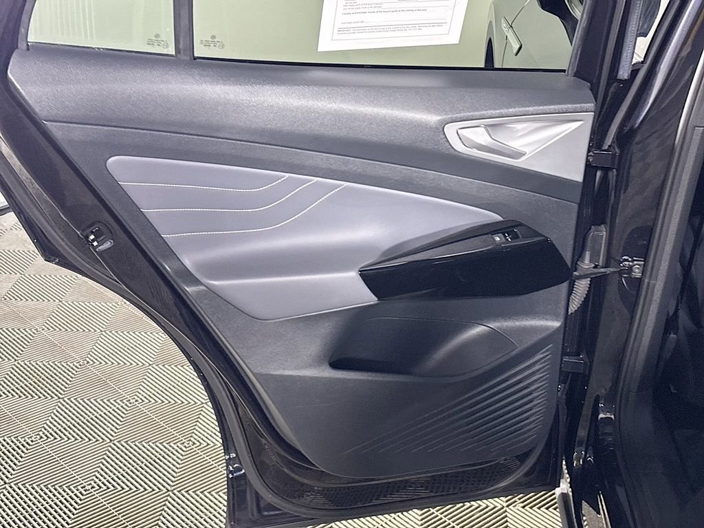 Used 2023 Volkswagen ID.4 Pro S Plus image 20