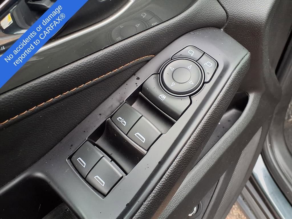 Used 2020 Chevrolet Traverse LT w/ Driver Confidence II Package image 16