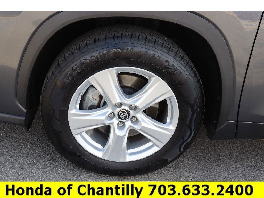 Used 2023 Toyota Highlander LE image 28