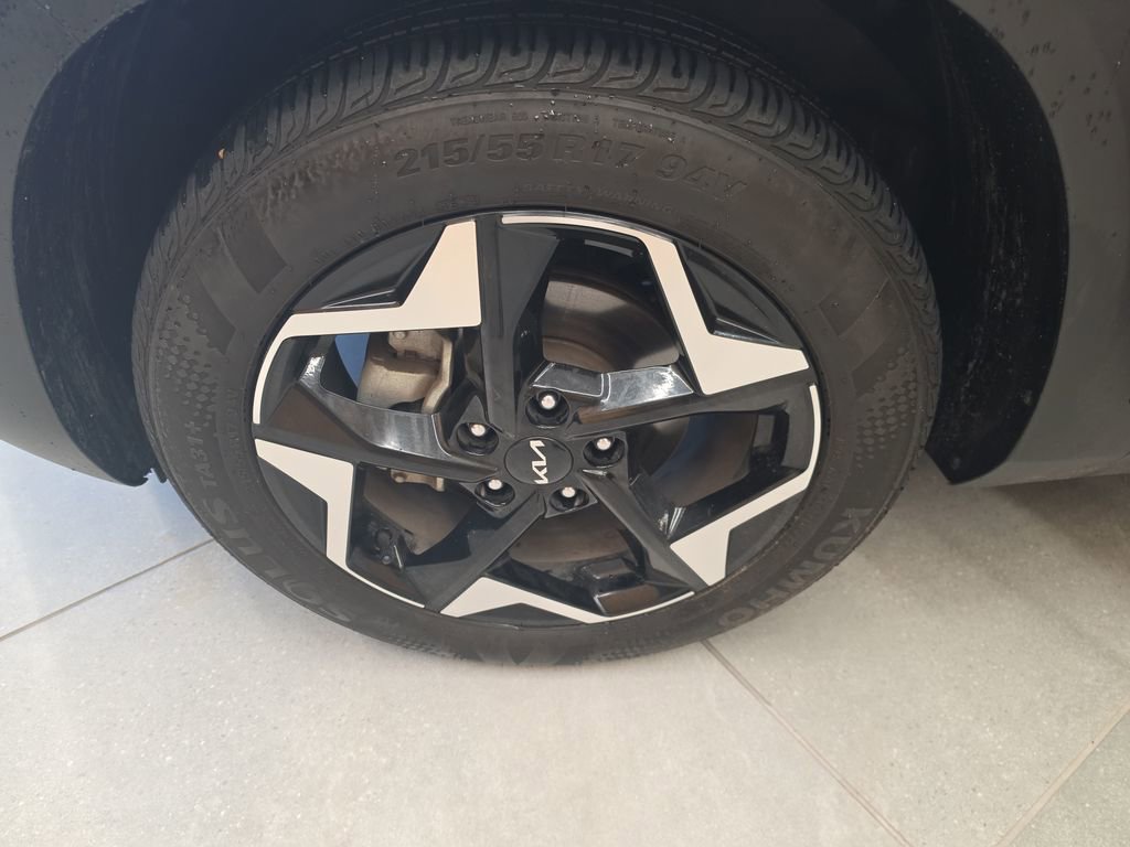 Used 2025 Kia Seltos EX w/ EX Sunroof Package image 32