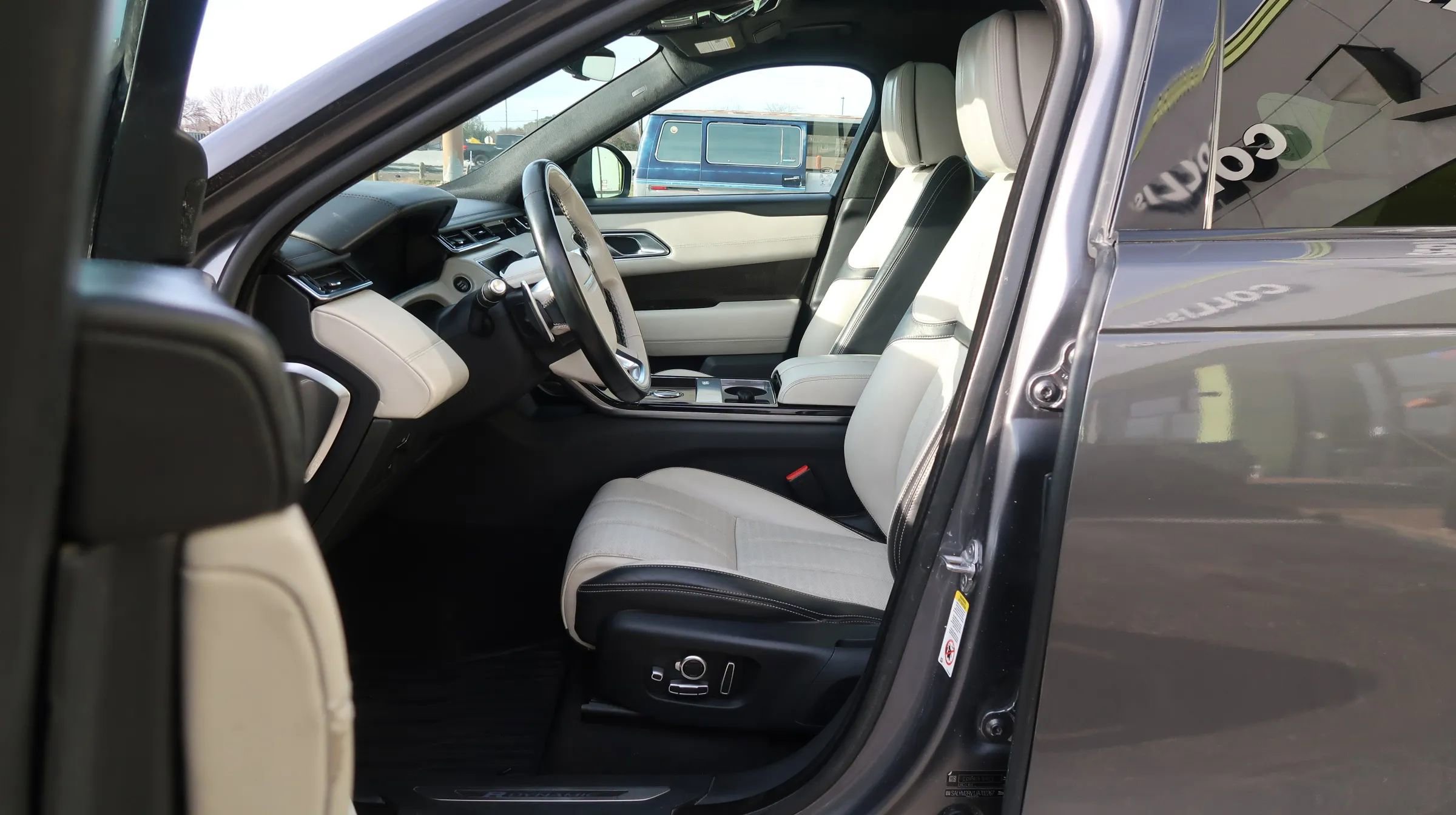 Used 2018 Land Rover Range Rover Velar image 15