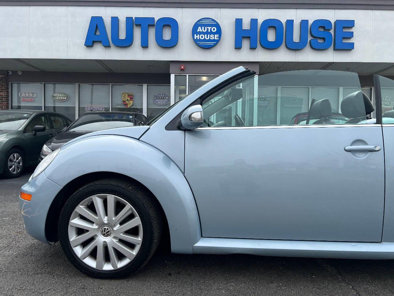 Used 2009 Volkswagen Beetle S image 33
