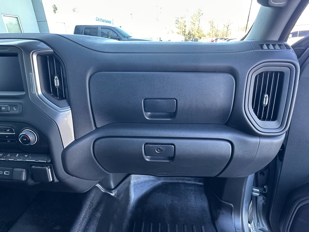 Used 2024 Chevrolet Silverado 1500 Custom w/ Dark Appearance Package image 18