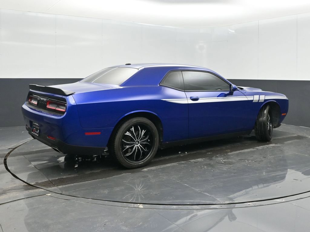 Certified 2022 Dodge Challenger SXT w/ Driver Convenience Group image 7