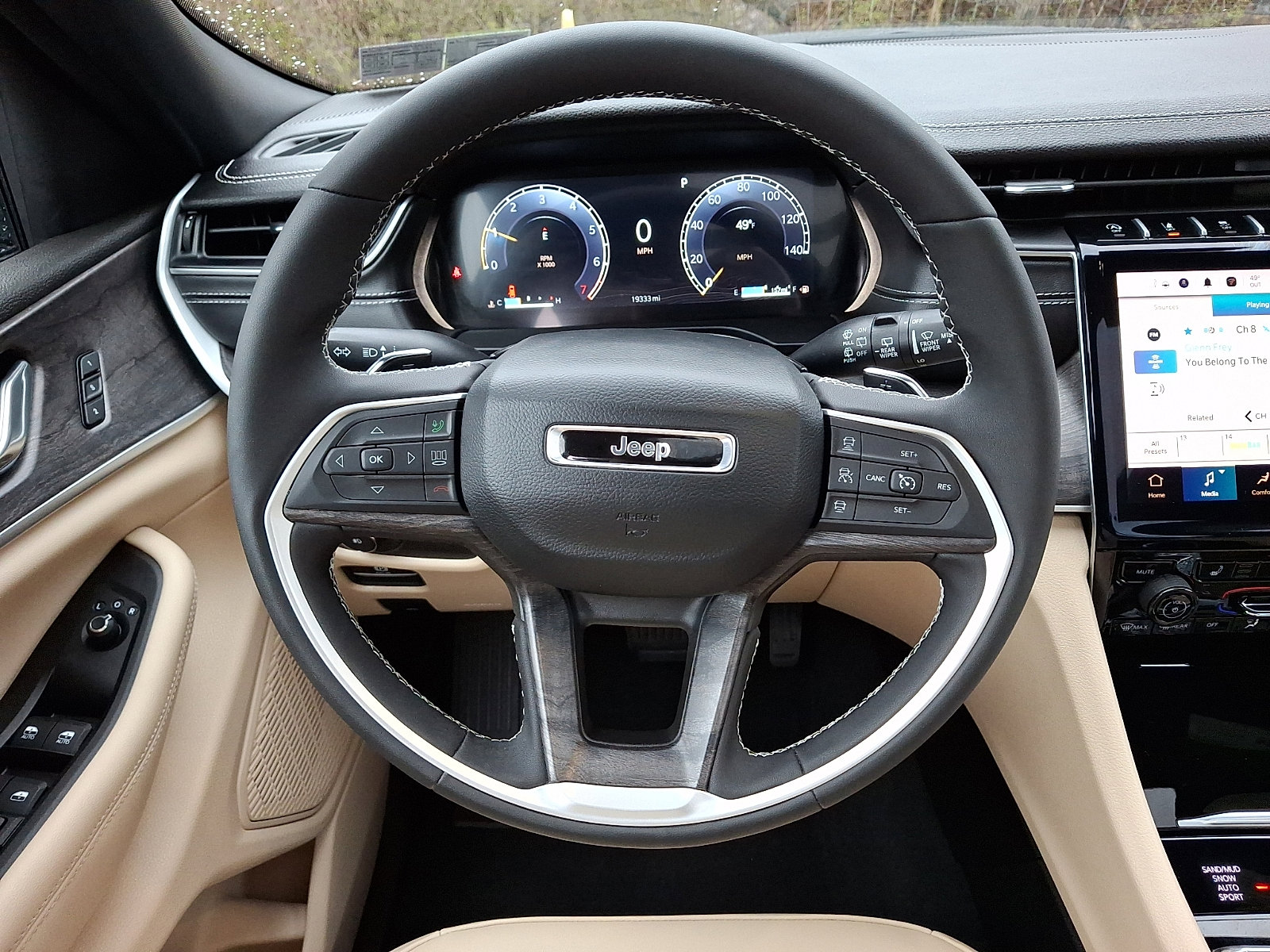 Used 2025 Jeep Grand Cherokee Limited image 20