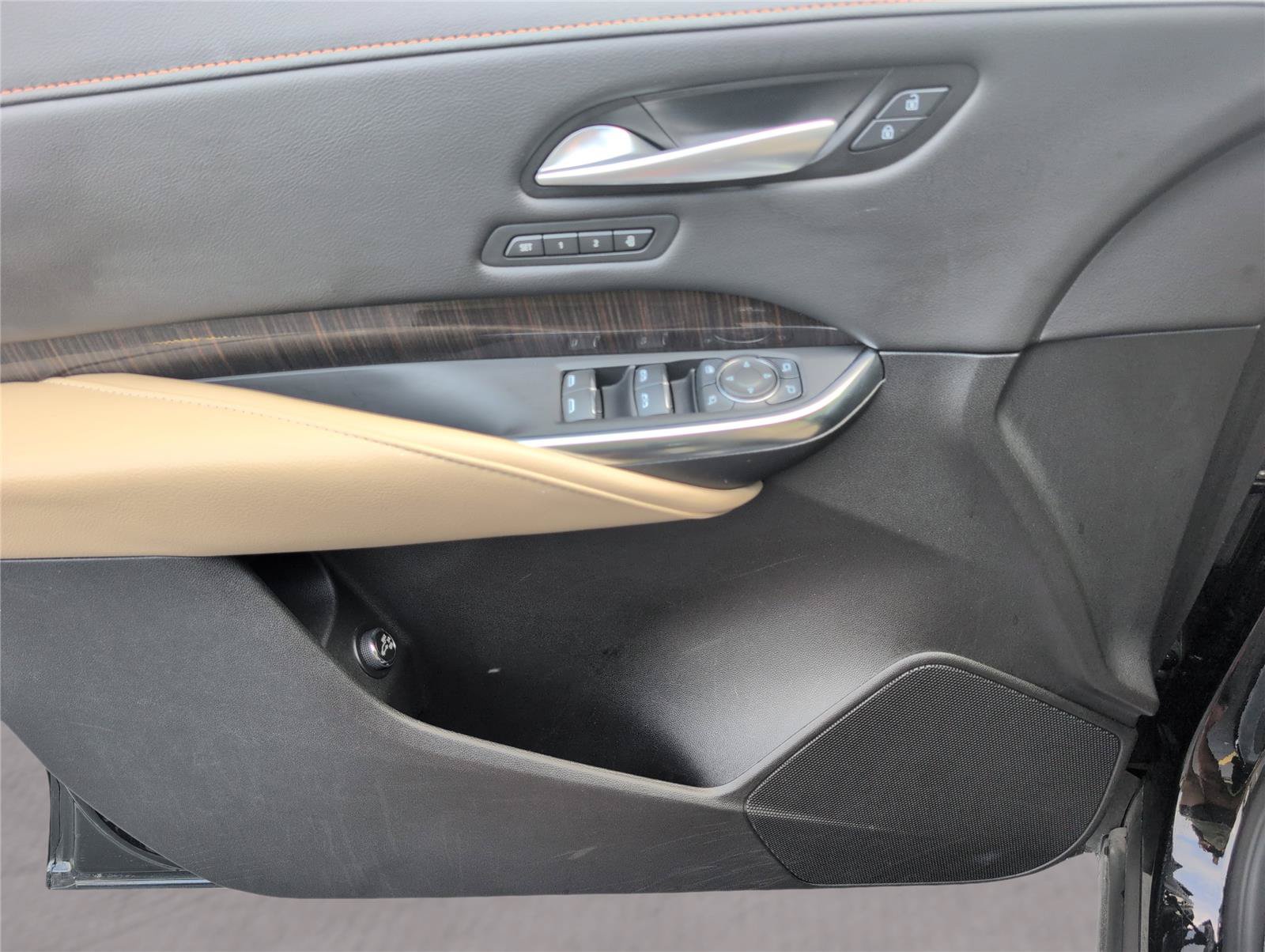 Used 2025 Cadillac XT4 Premium Luxury FWD image 14