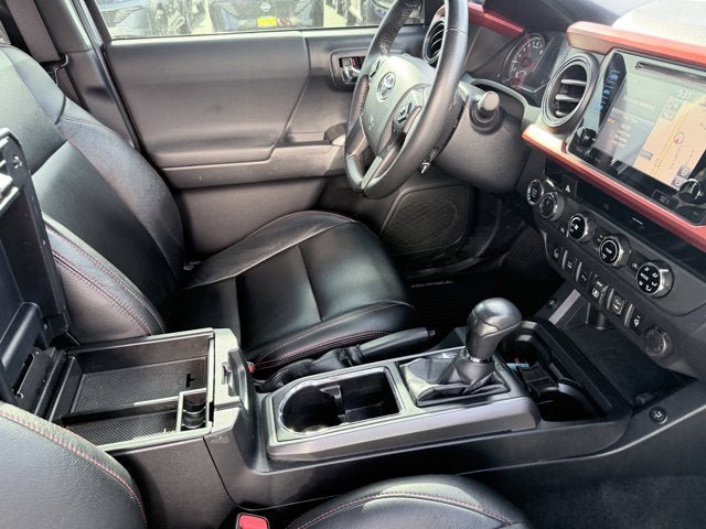 Used 2018 Toyota Tacoma TRD Sport w/ Technology Package AWD/4WD image 19
